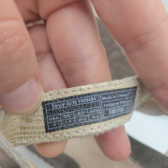 Womens Teva Ventura Metallic Gold Leather Snake Print Sz 9 Wedge Strappy Sandals - Picture 7 of 7